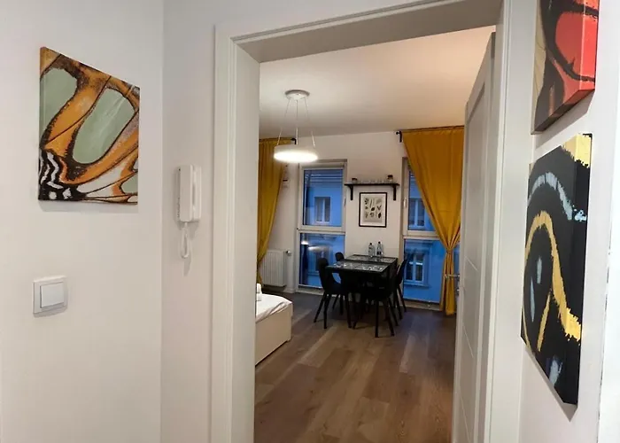 Targowa Charming Apartment Warsaw