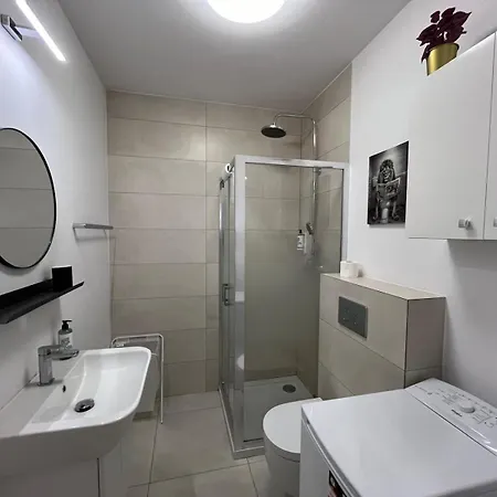 Apartment Targowa Charming Warschau